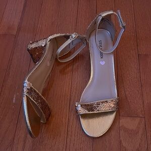 NWT Steve Madden Gold sequin Women's high Heels